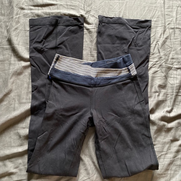 Lululemon Astro Pants - size 2 - Picture 1 of 2